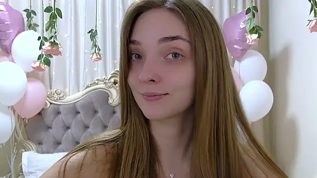 Snapshot of VirginieCruz chatting on 02/23/25, 10:31 VirginieCruz online show from 02/23/25, 10:31