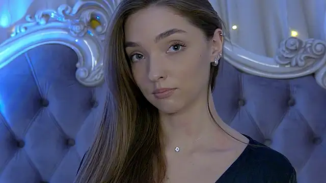 Snapshot of VirginieCruz chatting on 03/03/25, 01:42 VirginieCruz online show from 03/03/25, 01:42