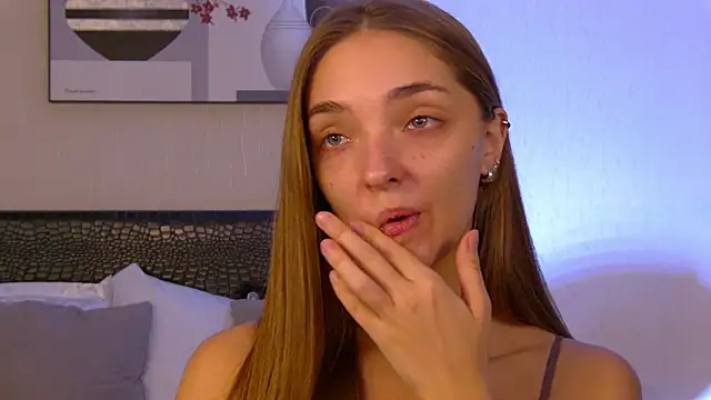 VirginieCruz online show from 11/08/25, 05:40