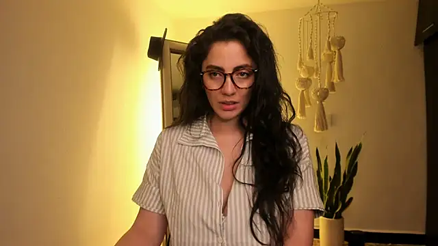 Snapshot of Mala_Bad chatting on 02/24/25, 05:31 Mala Bad online show from 02/24/25, 05:31