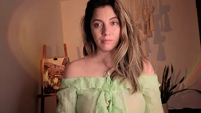 Snapshot of Mala_Bad chatting on 11/21/25, 02:27 Mala Bad online show from 11/21/25, 02:27