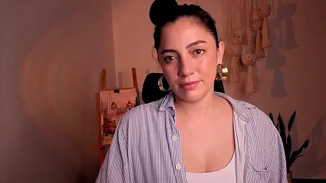 Snapshot of Mala_Bad chatting on 12/21/25, 03:41 Mala Bad online show from 12/21/25, 03:41