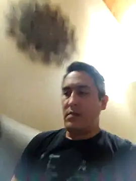 Snapshot of LuqenZo chatting on 04/16/26, 10:23 LuqenZo online show from 04/16/26, 10:23