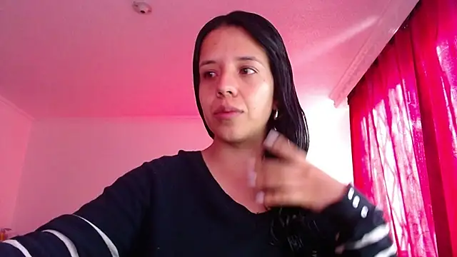 Snapshot of VALERY_MEER chatting on 02/27/26, 12:27 VALERY MEER online show from 02/27/26, 12:27