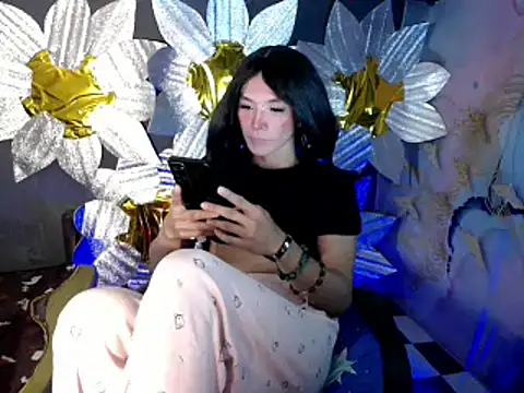Rhianna wilson online show from 06/17/26, 10:06