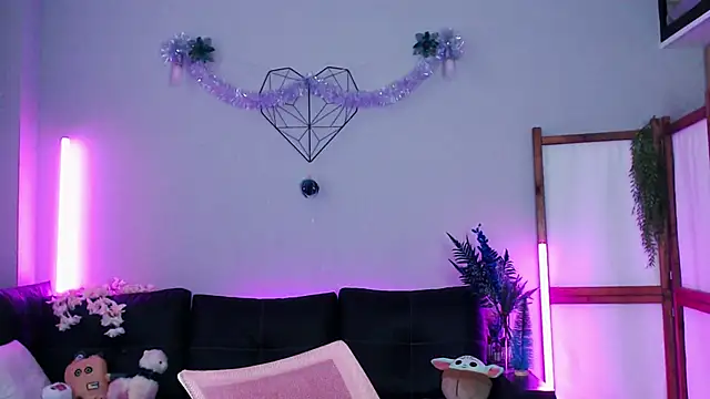 Snapshot of Wildorchid_ chatting on 12/15/24, 09:13 Wildorchid  online show from 12/15/24, 09:13