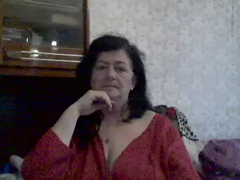 Snapshot of GypsiQueen2 chatting on 02/10/25, 02:37 GypsiQueen2 online show from 02/10/25, 02:37