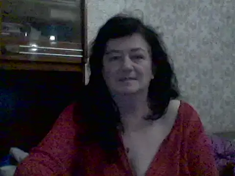 Snapshot of GypsiQueen2 chatting on 02/10/25, 05:41 GypsiQueen2 online show from 02/10/25, 05:41