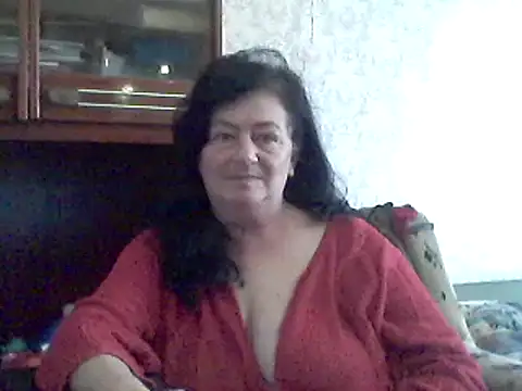 Snapshot of GypsiQueen2 chatting on 02/11/25, 01:09 GypsiQueen2 online show from 02/11/25, 01:09