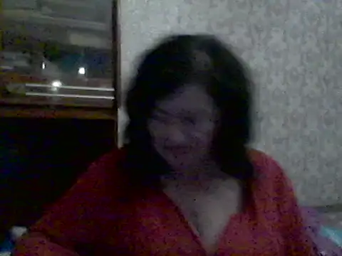Snapshot of GypsiQueen2 chatting on 02/12/25, 03:49 GypsiQueen2 online show from 02/12/25, 03:49