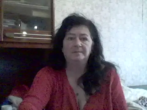 Snapshot of GypsiQueen2 chatting on 02/13/25, 01:59 GypsiQueen2 online show from 02/13/25, 01:59