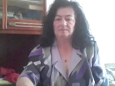 Snapshot of GypsiQueen2 chatting on 03/20/25, 09:15 GypsiQueen2 online show from 03/20/25, 09:15