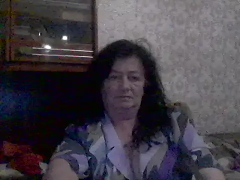 Snapshot of GypsiQueen2 chatting on 03/20/25, 09:02 GypsiQueen2 online show from 03/20/25, 09:02