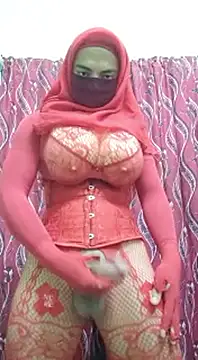 Snapshot of ElisyaHijabDoll chatting on 10/19/25, 05:46 ElisyaHijabDoll online show from 10/19/25, 05:46
