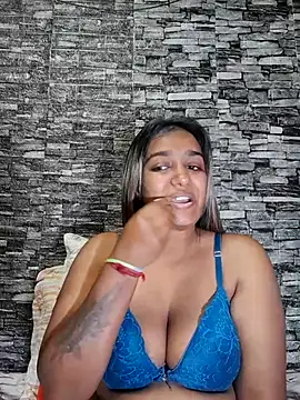 Snapshot of Xindias_fantasyX chatting on 10/21/25, 04:41 Xindias fantasyX online show from 10/21/25, 04:41