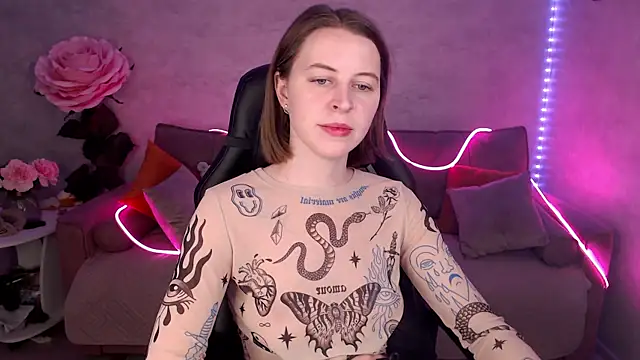 tiffany  burn online show from 02/07/25, 09:05