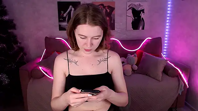 tiffany  burn online show from 12/23/25, 08:34