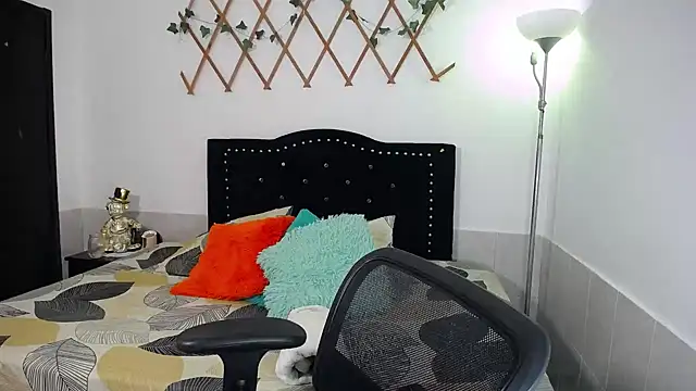 naughty girl 4u online show from 02/23/26, 10:29