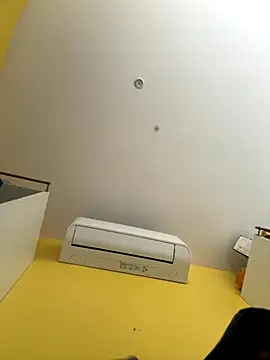 juniiorre online show from 10/03/25, 12:57