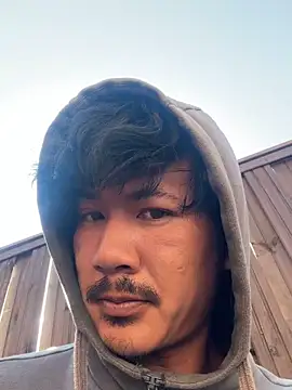 juniiorre online show from 10/16/25, 09:32