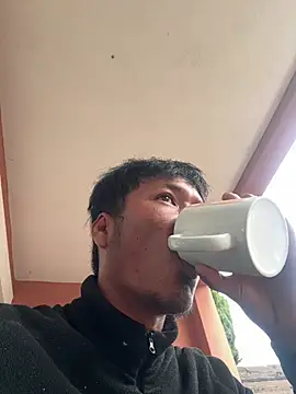 juniiorre online show from 04/22/26, 03:57