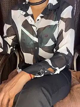 Snapshot of SCHOOL_Girl_0 chatting on 12/08/24, 04:18 SCHOOL Girl 0 online show from 12/08/24, 04:18