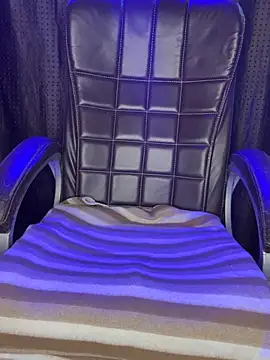 Snapshot of SCHOOL_Girl_0 chatting on 12/18/24, 10:19 SCHOOL Girl 0 online show from 12/18/24, 10:19