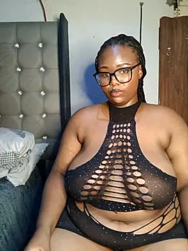 Snapshot of Aaaliyah445 chatting on 02/10/26, 06:23 Aaaliyah445 online show from 02/10/26, 06:23