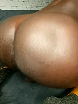 Texanguy01 online show from 12/16/25, 01:43