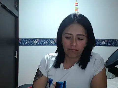 sharoon cheerry online show from 09/11/25, 11:49