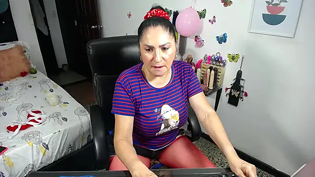 Snapshot of mature_bigboobs10 chatting on 02/16/25, 10:54 mature bigboobs10 online show from 02/16/25, 10:54