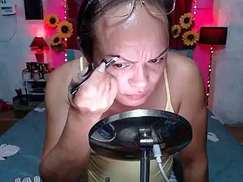 UrAsianPrincessDanie online show from 04/14/26, 05:30