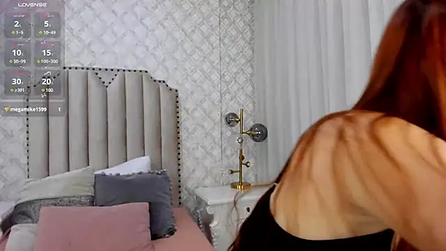 Pia Johnson  online show from 12/30/24, 11:26