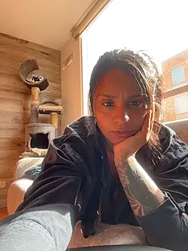 J loren online show from 04/23/26, 08:44