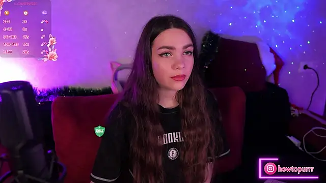 Snapshot of How2Meow chatting on 01/26/25, 04:51 How2Meow online show from 01/26/25, 04:51