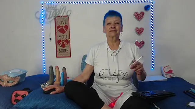 Snapshot of loquitaqueen011 chatting on 01/25/25, 11:54 loquitaqueen011 online show from 01/25/25, 11:54