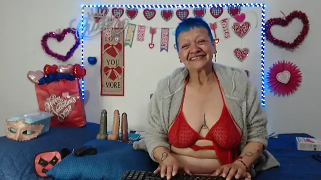 Snapshot of loquitaqueen011 chatting on 02/15/25, 11:25 loquitaqueen011 online show from 02/15/25, 11:25