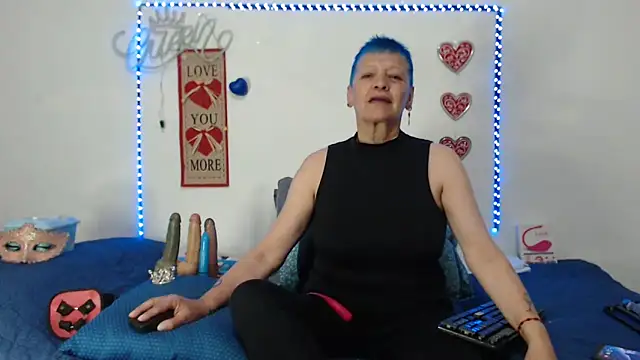 Snapshot of loquitaqueen011 chatting on 03/07/25, 10:21 loquitaqueen011 online show from 03/07/25, 10:21