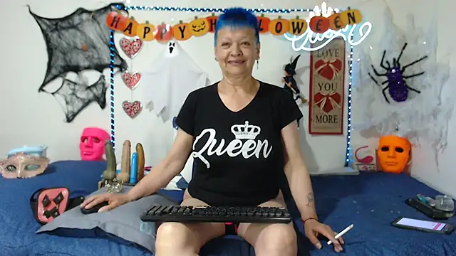 loquitaqueen011 online show from 10/26/25, 03:29