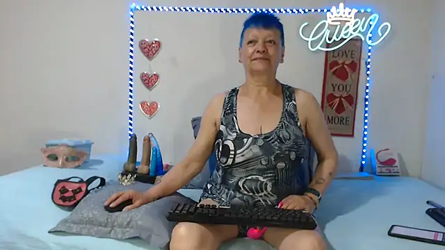 Snapshot of loquitaqueen011 chatting on 05/10/26, 03:17 loquitaqueen011 online show from 05/10/26, 03:17