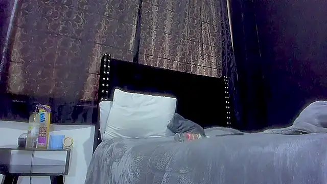 amareto queen online show from 09/15/25, 06:30