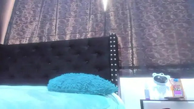 amareto queen online show from 02/17/26, 06:36