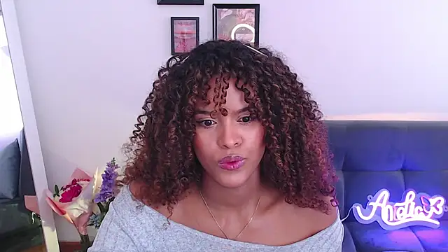 Snapshot of Amelia_bss chatting on 02/18/25, 04:48 Amelia bss online show from 02/18/25, 04:48