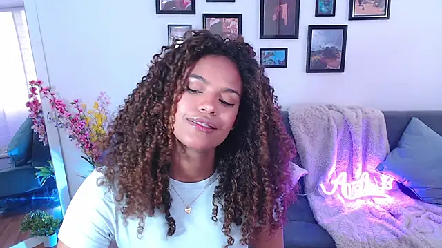 Snapshot of Amelia_bss chatting on 03/17/25, 05:05 Amelia bss online show from 03/17/25, 05:05