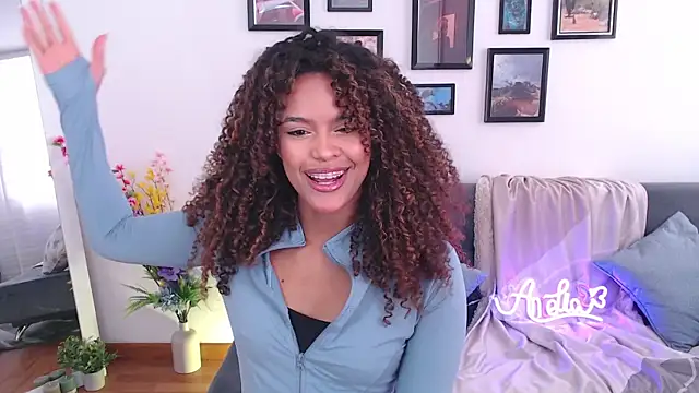 Snapshot of Amelia_bss chatting on 03/18/25, 01:42 Amelia bss online show from 03/18/25, 01:42