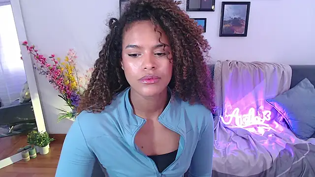 Snapshot of Amelia_bss chatting on 03/18/25, 04:48 Amelia bss online show from 03/18/25, 04:48