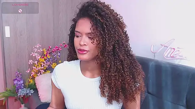 Snapshot of Amelia_bss chatting on 09/17/25, 01:46 Amelia bss online show from 09/17/25, 01:46