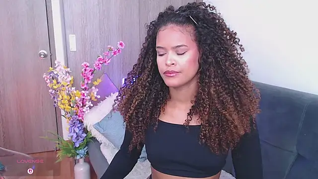 Snapshot of Amelia_bss chatting on 11/15/25, 02:13 Amelia bss online show from 11/15/25, 02:13