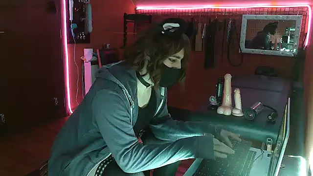 Snapshot of Ginny-the-bdsm-nympho chatting on 01/19/25, 05:28 Ginny-the-bdsm-nympho online show from 01/19/25, 05:28