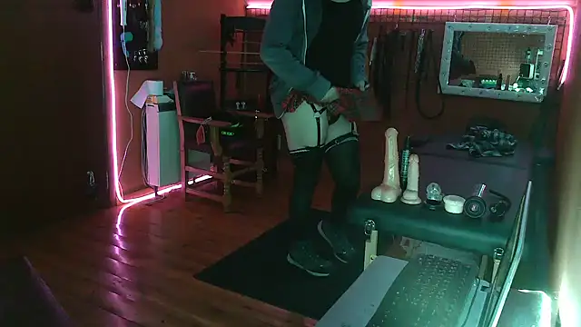 Snapshot of Ginny-the-bdsm-nympho chatting on 02/02/25, 05:37 Ginny-the-bdsm-nympho online show from 02/02/25, 05:37